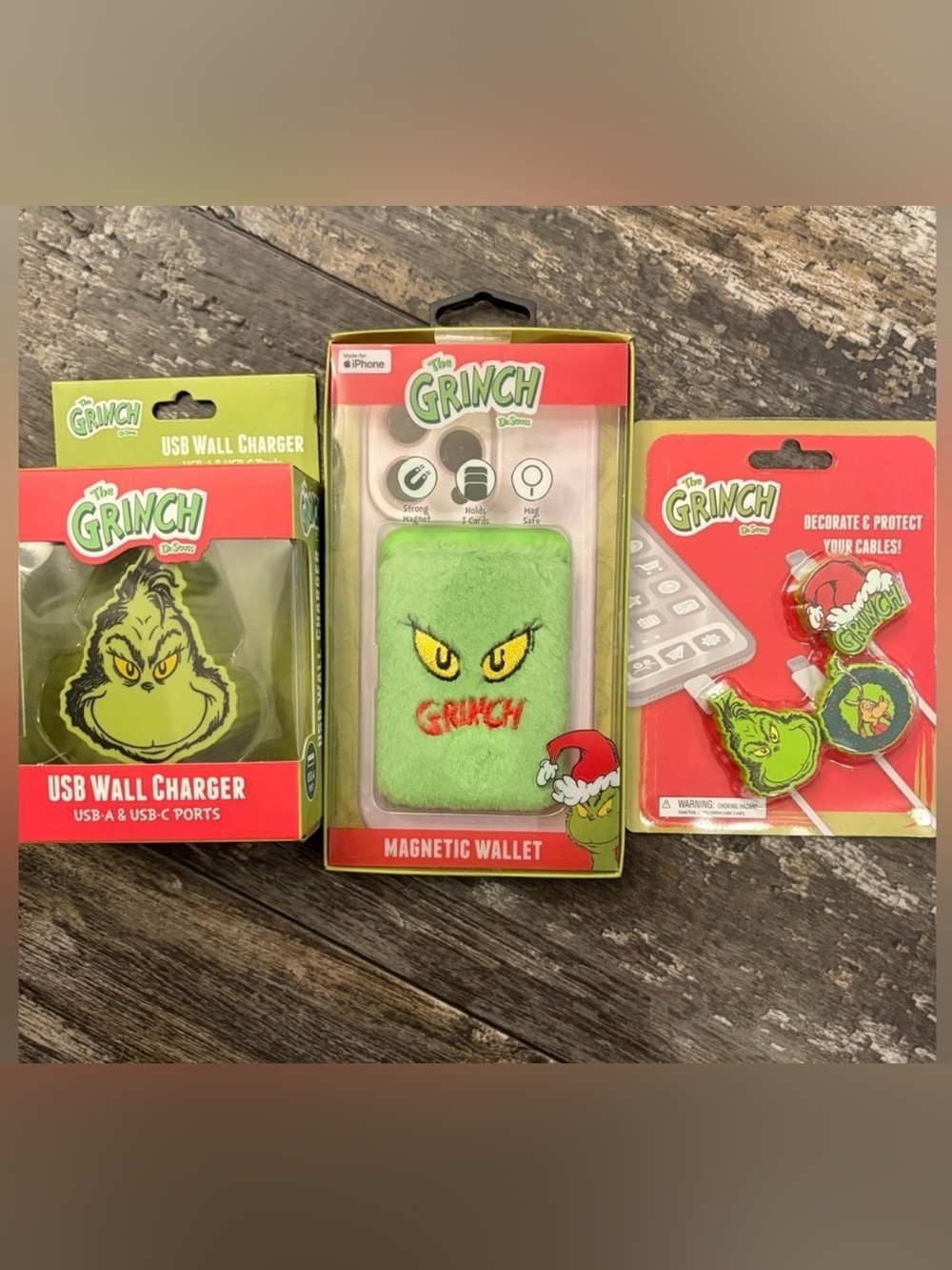 Grinch SET ‼️ Charger Protectors Magnetic Wallet and USB Wall Charger Set ❤️💚